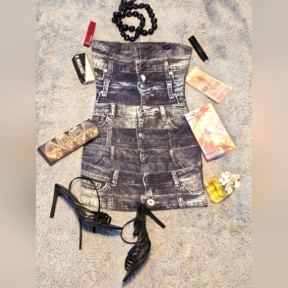Beautiful expandable/stretch denim look dress size Medium - Picture 4 of 6
